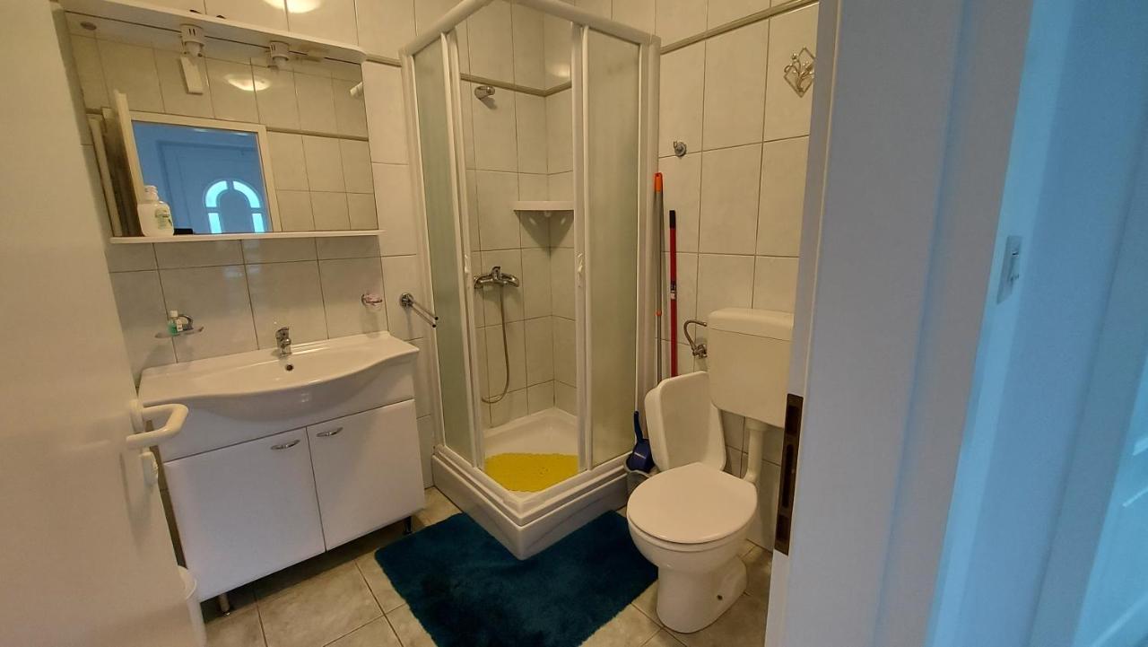 Apartmani Ban Omisalj ภายนอก รูปภาพ