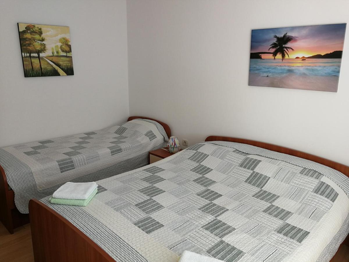 Apartmani Ban Omisalj ภายนอก รูปภาพ
