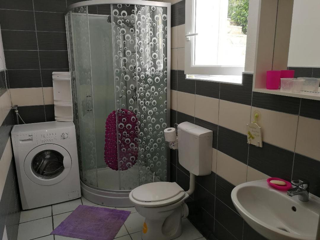 Apartmani Ban Omisalj ภายนอก รูปภาพ
